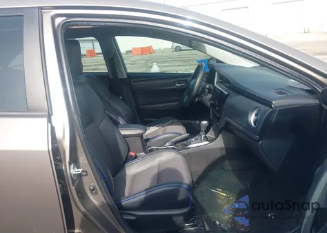 2018 Toyota Corolla Se z USA, uszkodzony, nr VIN 5YFBURHE1JP833427